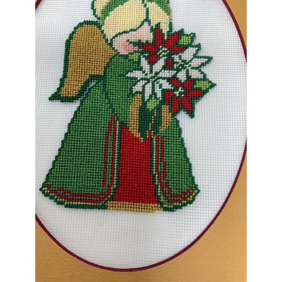 Framed Complete Floss Peti Point Stitch Praying Angel Poinsettias Vintage XMas - Picture 4 of 13
